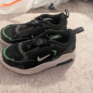 Nike Kids Black and Green Sneakers
